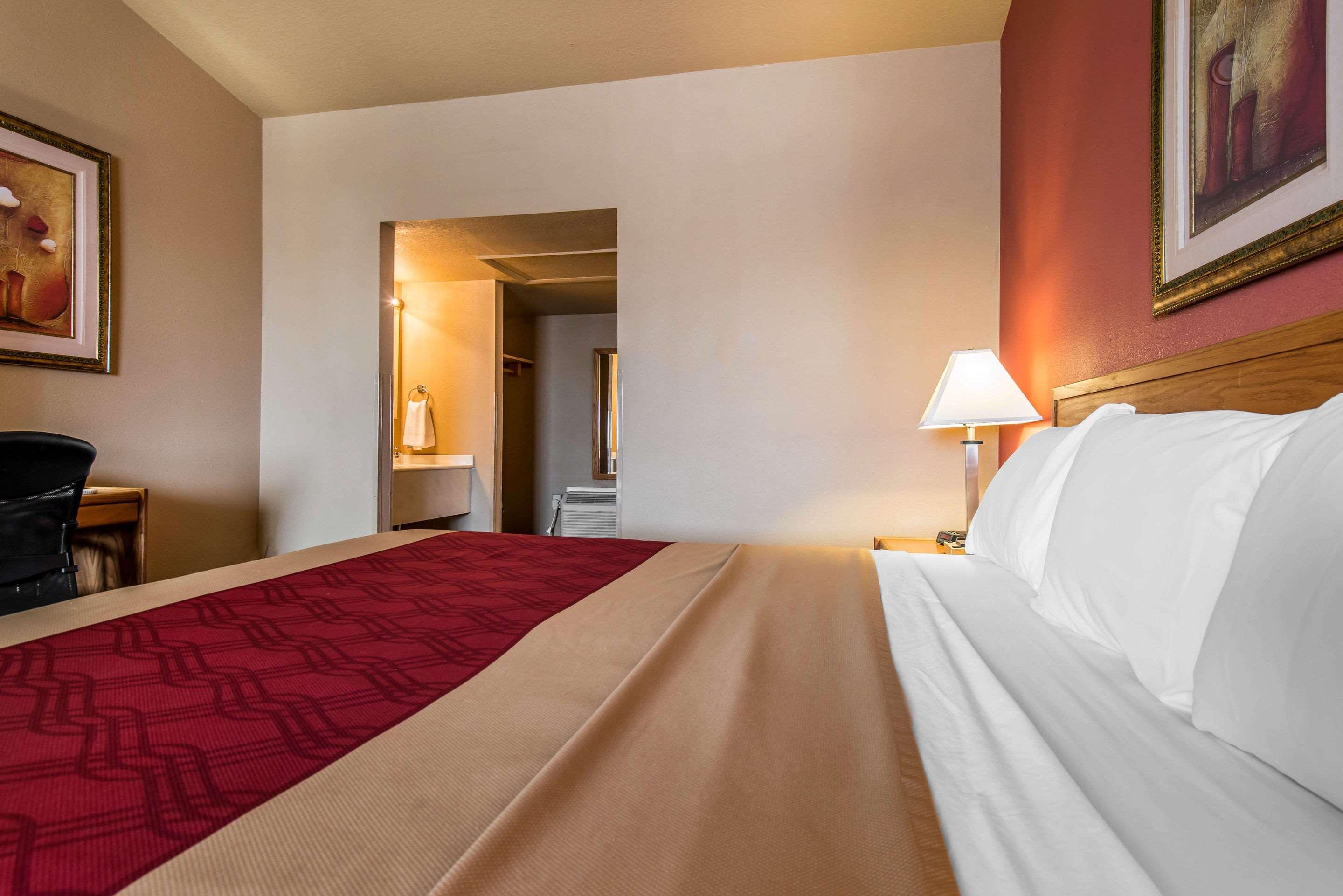 Rodeway Inn Brush Екстериор снимка