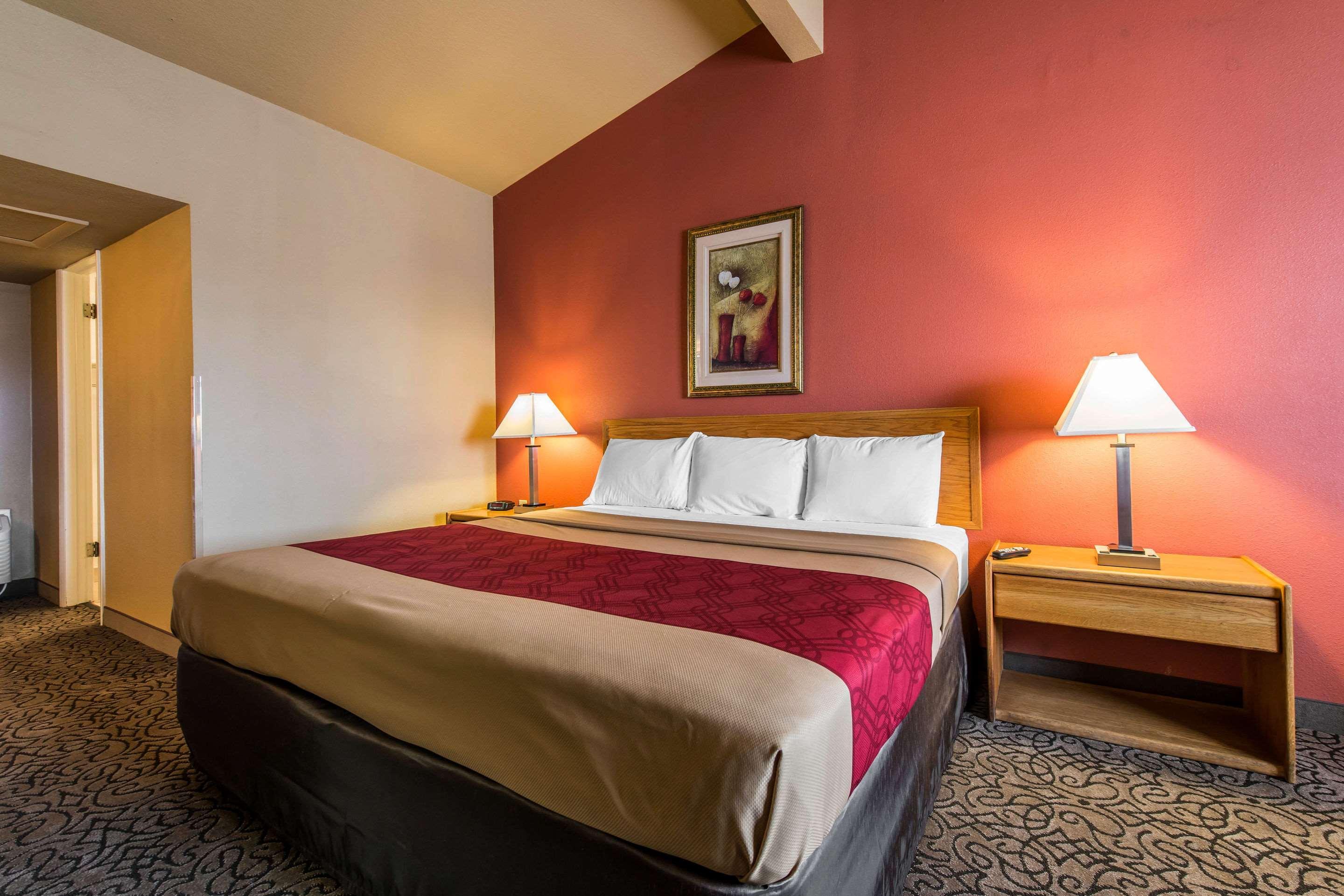 Rodeway Inn Brush Екстериор снимка