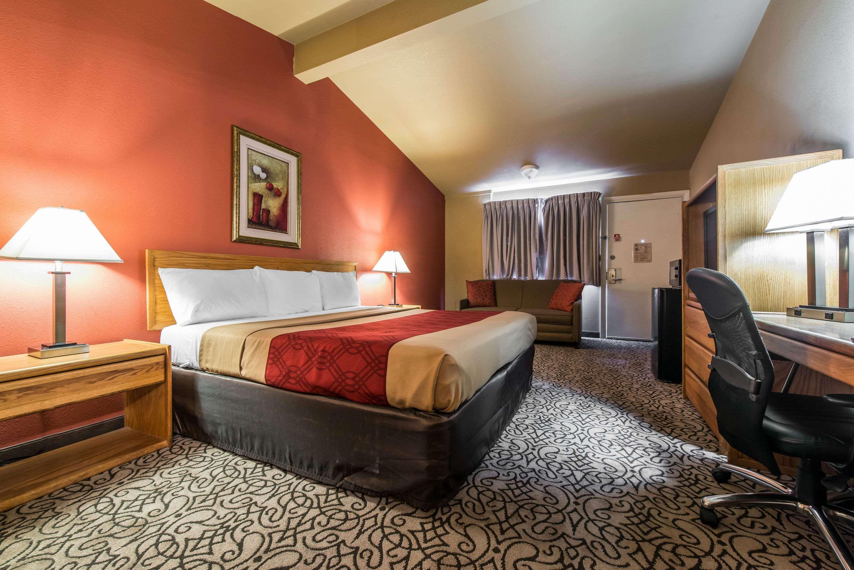 Rodeway Inn Brush Екстериор снимка