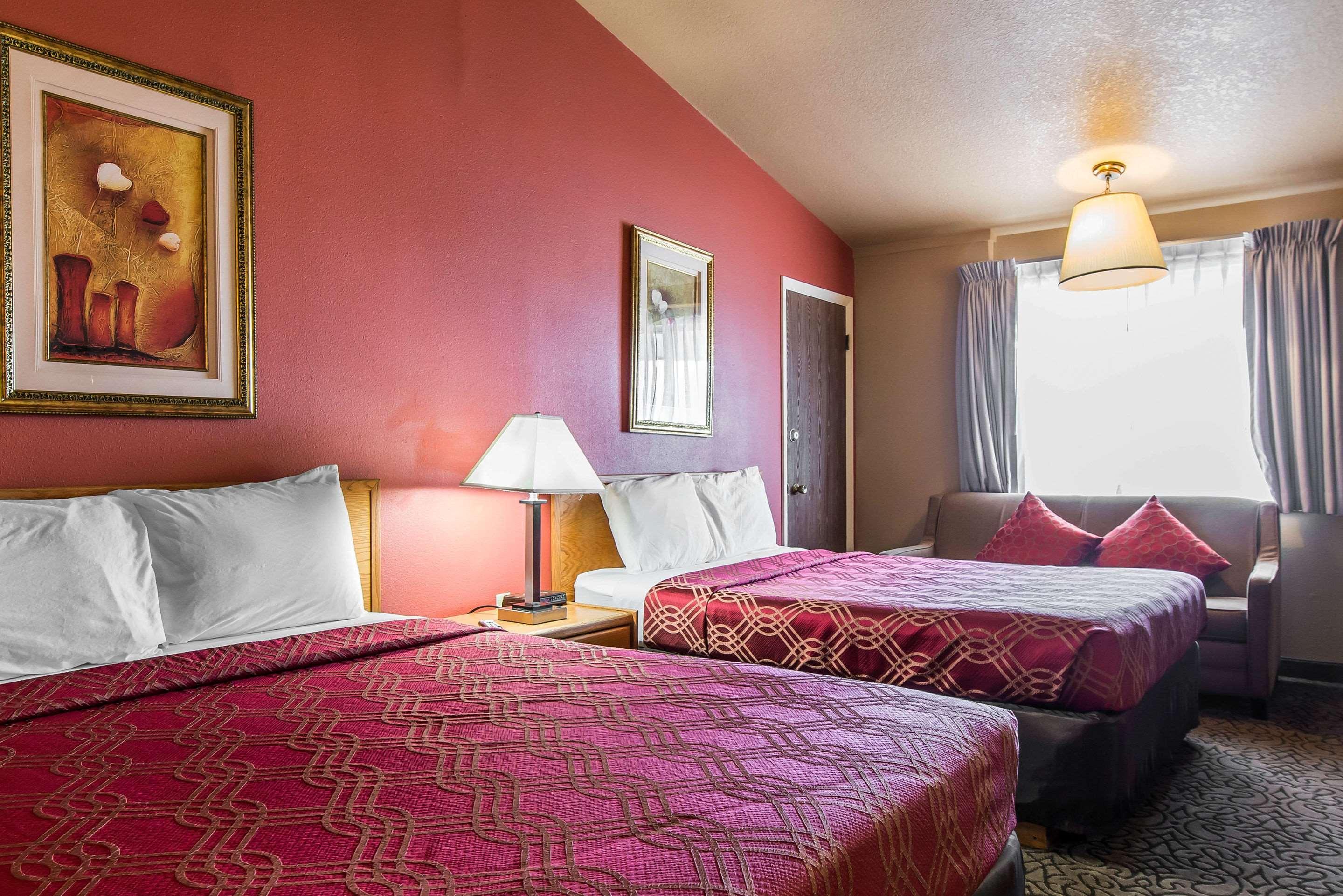 Rodeway Inn Brush Екстериор снимка