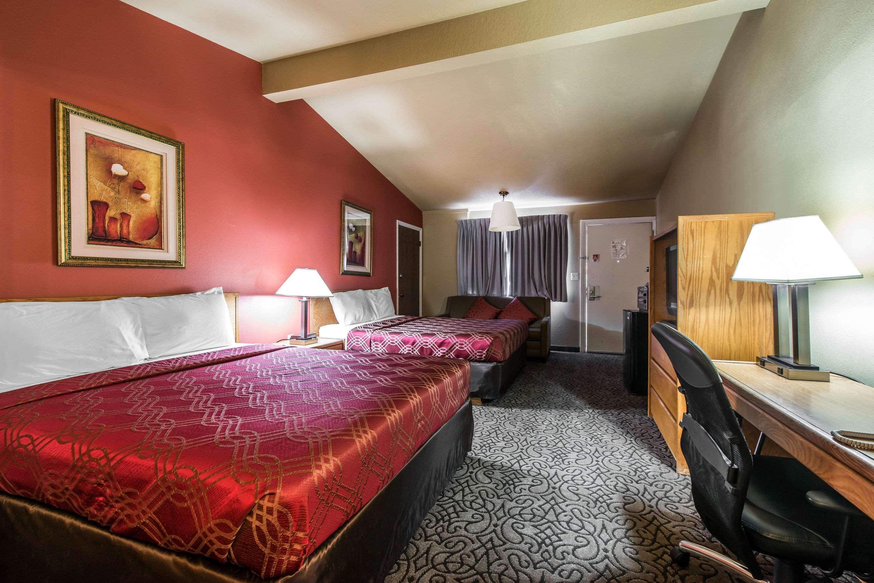 Rodeway Inn Brush Екстериор снимка