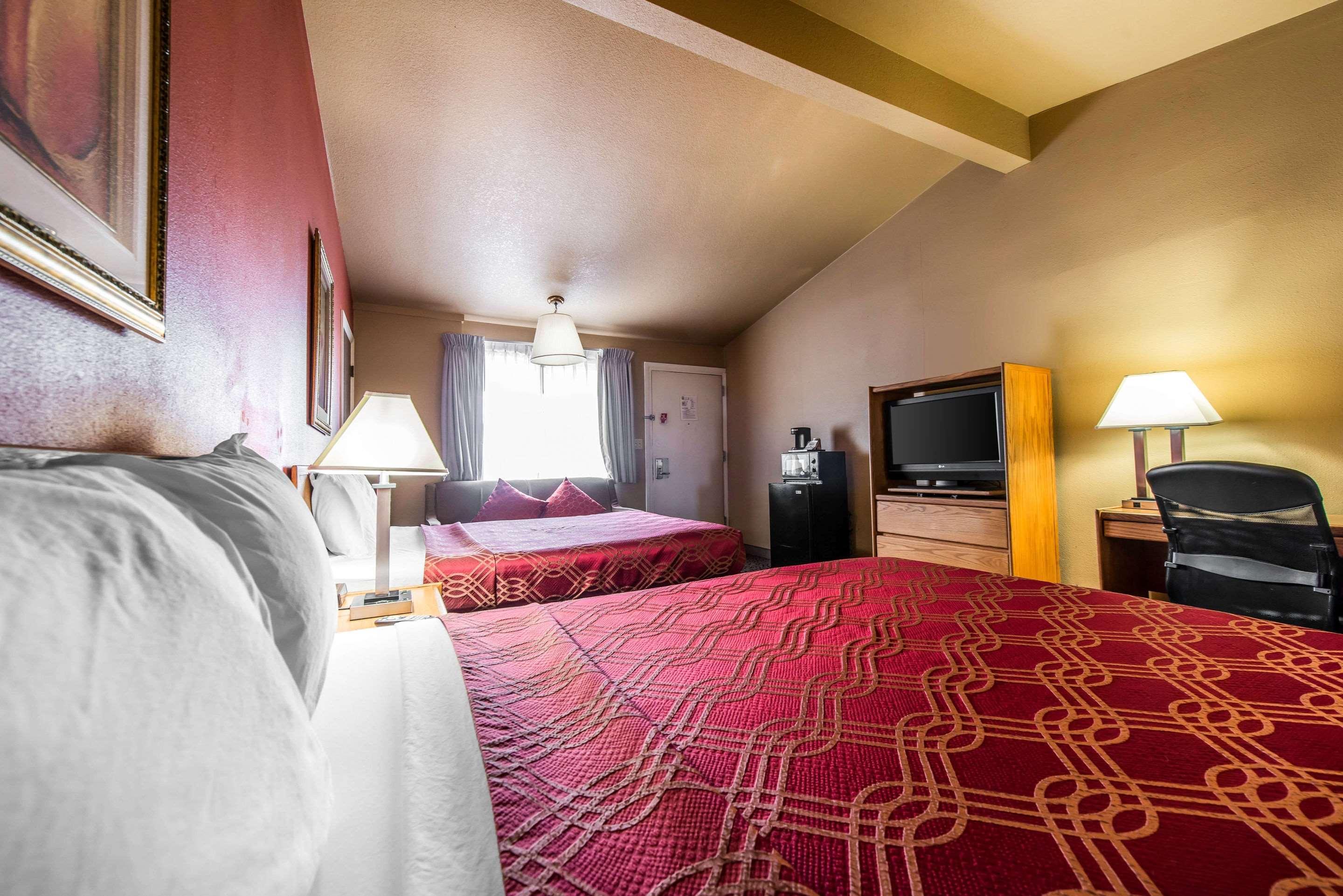 Rodeway Inn Brush Екстериор снимка