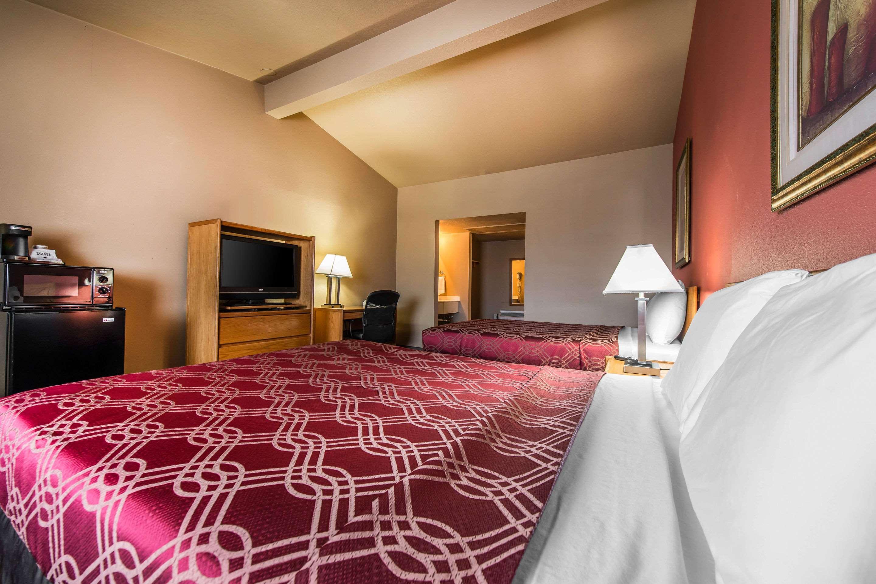 Rodeway Inn Brush Екстериор снимка