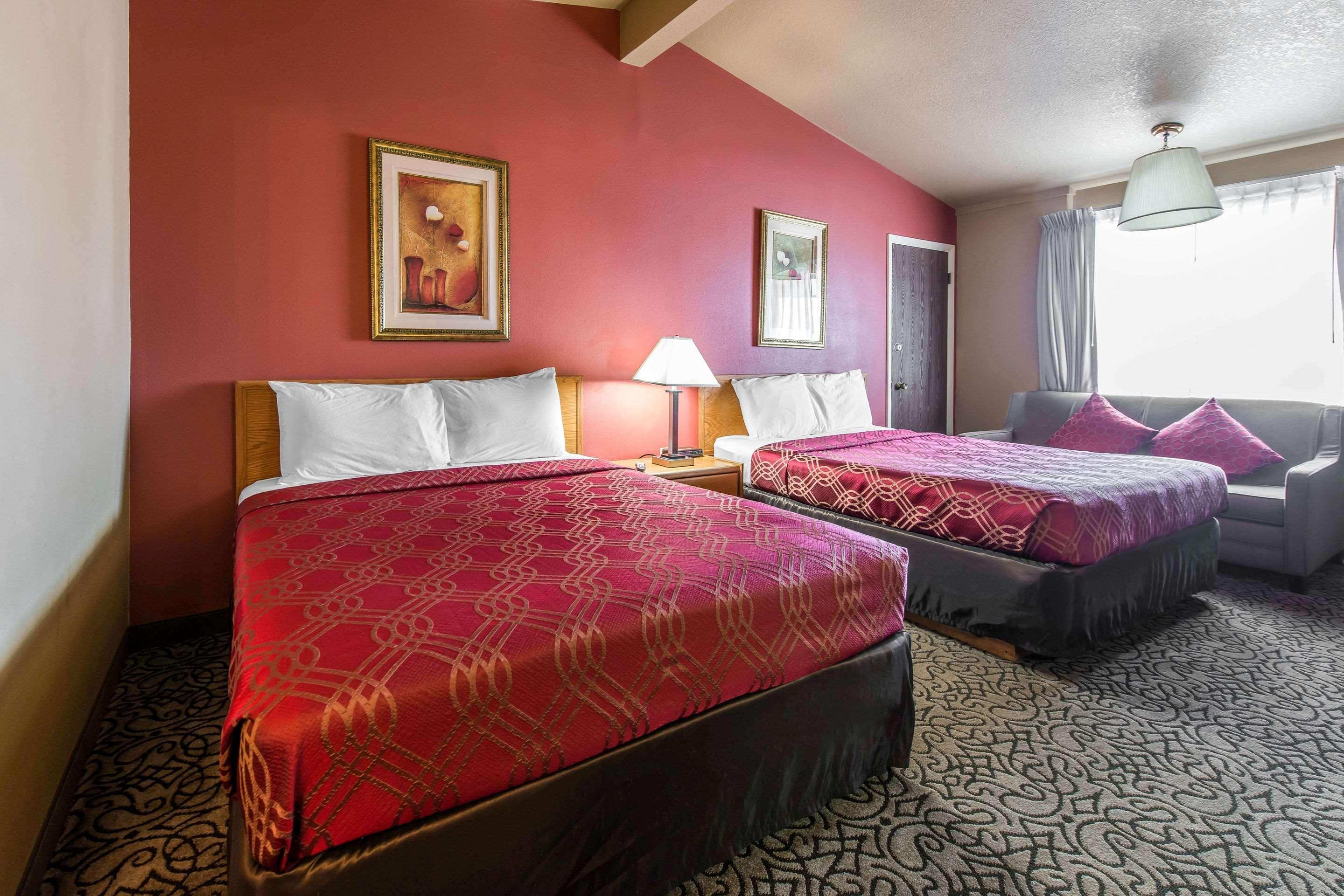 Rodeway Inn Brush Екстериор снимка