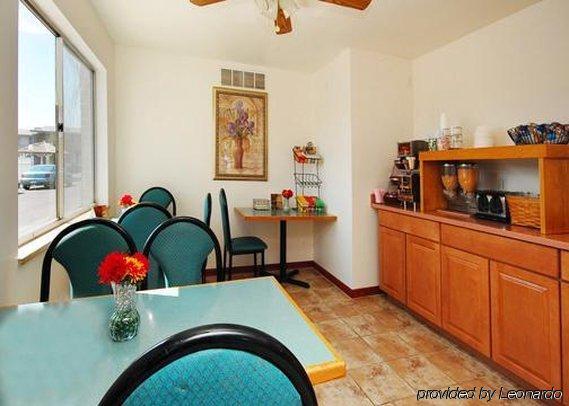 Rodeway Inn Brush Ресторант снимка